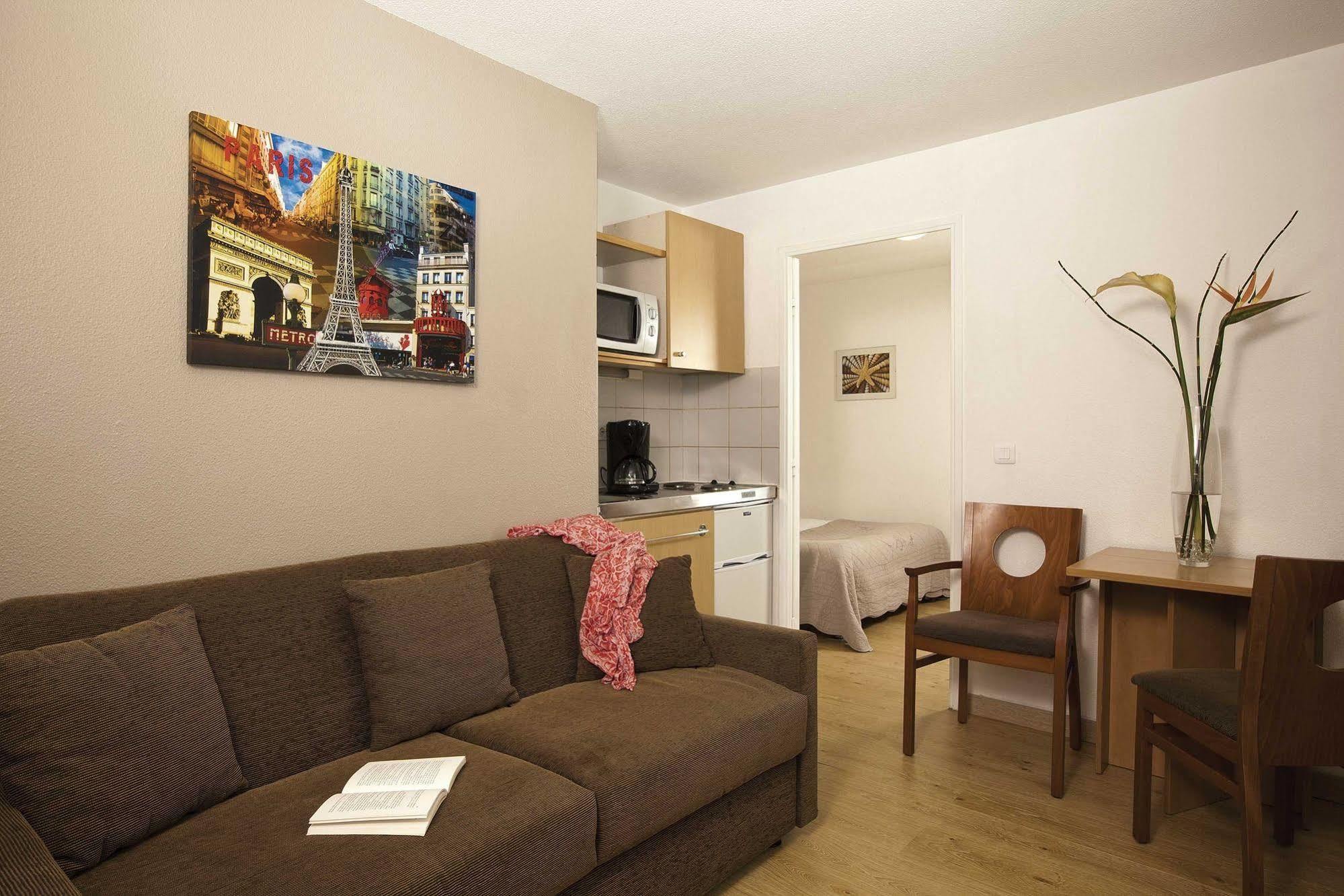Séjours&Affaires Pantin Charles De Gaulle Esterno foto